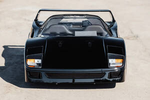 360万円でF40が落札……ってどういうこと？　よくみると「ちょっと小さい」フェラーリの正体とは