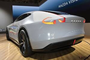 “ロータリーターボ＋PHEV”の搭載を想定！「マツダ ビジョン クロスクーペ」はなぜシューティングブレークを思わせるルックスに!? 圧倒的な存在感の源とは