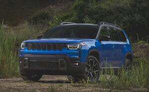 ジープ初の1.6リットルターボハイブリッド搭載、SUV『チェロキー』新型が四角い新デザインで登場