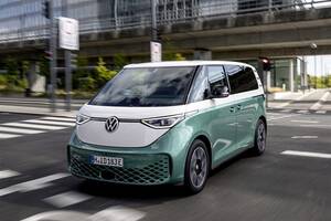 【アルファード超えの存在感】VWの新型ミニバン「ID.バズ」が日本予約開始。圧倒的センスで日本の風景を書き換えるか？