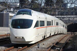 伝説の「白いロマンスカー」展示が決定！ “先頭車1両”を残して全車解体へ 終の住処は？