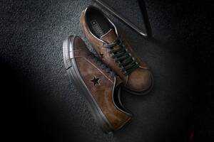 秋冬の「大人のカジュアルコーデ」に最適な1足！ メイド・イン・ジャパンのコンバース「ワンスター」は何が違う？ 国産スエード素材が足下のアクセントに