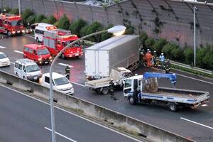 「緊急自動車妨害等違反」にご注意！ 消防車・救急車・パトカーだけじゃない!? 道を譲るべき緊急車両の種類と対応方法とは