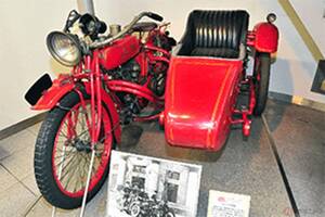 白バイはなぜ白い？かつては「赤バイ」だった!? 警察バイクの知られざる歴史