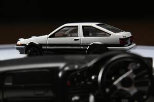 トミカから“ハチロク”のミニカー&ダッシュボードセットや“藤原豆腐店”が商品化!? 『頭文字D』30周年記念、名シーンを再現できるコラボアイテムが登場【クルマとホビー】