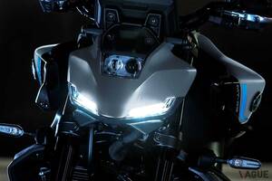 ヤマハの人気ネイキッドスポーツ「MT-09」に新色登場 スカイブルーのホイールが目を引く未来的な“新カラー”に対する販売店への反響とは
