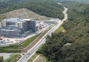 山をズバズバっと切り開いた「市道」開通へ 鉄道も通っていた市街地“完全スルー”実現 背景にある壮大な構想とは 岐阜