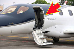 最新型「ホンダジェット」JMS2025に降臨！ 乗ったら思わず「狭っ!?」→実は“クラス最大級”の広さでした