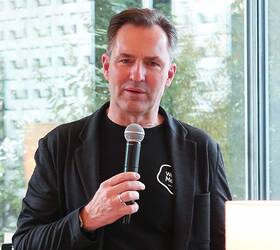 独VWのシェーファーCEO、ネクスペリア半導体不足「1週間分の用意ある」　代替品確保で「台数落とさず生産」