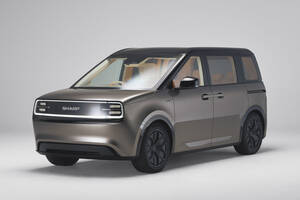 【JMS2025】シャープのEV「LDK+」はリビングルームの拡張空間 2027年度に日本で発売予定