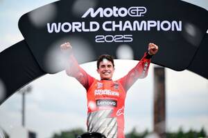 【MotoGP】怪我の苦難から復活王座のマルケス、ライバルも大絶賛。ファビオ・クアルタラロ「アスリートという枠を越えてレジェンド」