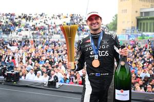 【ABB FIAフォーミュラEシーズン11】第13戦ドイツ・ベルリン　ジャガーのミッチ・エバンスが優勝　チャンピオン争いのニッサン・ローランドはノーポイント
