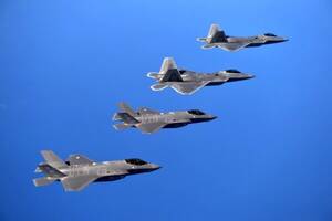 「F-35ってF-22の劣化版でしょ」←違うから！「ハイローミックス」ではないF-35の真骨頂とは