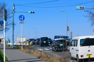 ハマったら辛い！関東の「めちゃ渋滞する橋」6選 回避したくても“他の橋”はあるのか!? 