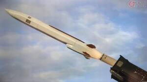 防衛省が初公開！「国産ステルス長射程ミサイル」の模擬弾 ランチャー射出時は違う形に