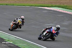 中須賀が浦本を下し連勝。タイトル争いで大きくリード／2025全日本ロード第2戦SUGO JSB1000 レース2