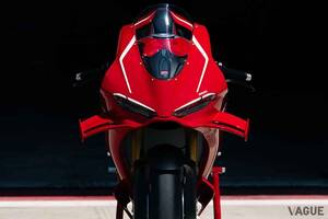 ドゥカティ「パニガーレV4 R」初公開 公道も走れる“モトGP直系のスーパーバイク”に対するネットや販売店での反響は？