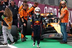 角田裕毅、接触とチームのミスで合計20秒のペナルティを受け、最下位に「最悪の週末。でもシーズン最後まで諦めない」