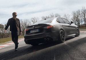 アルファロメオ『ジュリア』が520馬力にパワーアップ！限定車「エストレマ」46台を発売、価格は1447万円