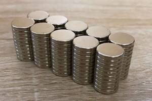 100均で購入できるネオジム磁石で燃費向上！オカルトグッズ評論家がその理由を解説