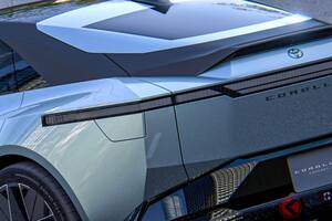 トヨタ新型「カローラ」!? “7年以上ぶり”全面刷新で「大胆デザイン」に!? ガソリンエンジンも「もちろん想定」の「コンセプト」が示す次期モデルとは