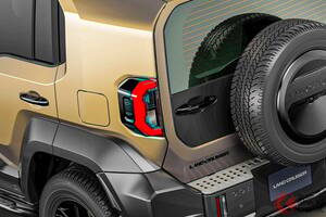 トヨタ「ランドクルーザー“240”」初公開!? 全長4.5mの「ちょうどいいサイズ」＆160馬力超え「2.7リッター“直4”」採用！ カクカクボディの「FJ」が販売店でも話題に