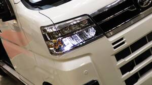 「これは凄いぞ…」ヤバい軽キャンパーがデビュー。ニューモデルは、めっちゃ嬉しい機能付き。高級感のある落ち着いた、開放的な室内空間は圧巻。