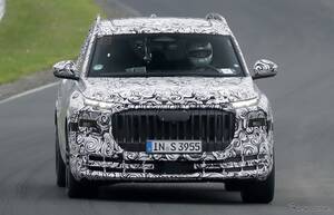 伝説の超高級「ホルヒ」復活か？ 噂のアウディ『Q9』を初スクープ！