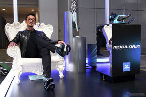 「靴は乗り物」カーデザイナーがミズノとコラボ、一足に表現した「身体拡張」の楽しさとは…ジャパンモビリティショー2025