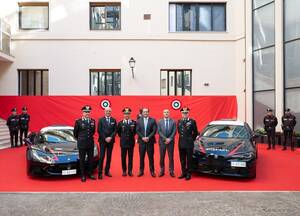 伊国家憲兵隊、マセラティとアルファロメオの高性能車両2台導入…臓器と血液を緊急輸送