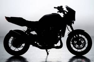 おや、今度はカウル付きで登場!? 次世代「CB」のコンセプト「CB1000F」の派生モデル?? 「CB1000F SE コンセプト」を鈴鹿8耐ホンダブースで