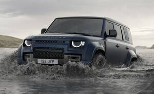 フジロック2025にSUV『ディフェンダー』がブース開設、高性能版「OCTA」も展示へ