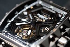 「買えるなんて夢！」BLACKOUT WATCHESの“手の届く”トゥールビヨンが日本上陸