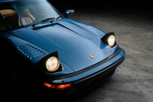 リトラクタブルライトのポルシェ「911ターボ」は価値があるのか？…さらにレアなカブリオレで4000強！「フラットノーズ」というマニアな選択