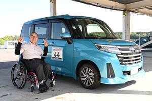 初心者マークと障がい者マークの両方を付けてサーキット初走行！運転の基本操作を学べるドライビングスクール