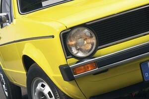 登場から半世紀 世界を変えたフォルクスワーゲン初代「ゴルフ」とはどんなクルマだった？ 今でも残る“ゴルフらしさ”とは