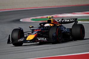レッドブル、角田裕毅はF1スペインGPでも“旧パッケージ”で走行「理由はイモラでのクラッシュ」