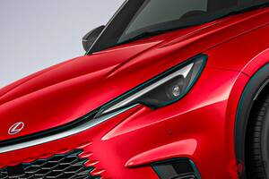 レクサス新「最小SUV」発表！ 新たな“スポーティモデル”「LBXアクティブ」も登場！ 約420万円＆全長4.2m＆1.5リッター「直3」搭載の「新モデル」何が変わった？