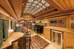 たまには贅沢な休日も！ 水戸岡鋭治氏デザインの豪華列車で高付加価値な移動体験!? 「ザ・ロイヤルエクスプレス」が2026年春に運行するプランを発表