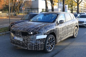 BMW　次世代の「ノイエ・クラッセ」SUV発見　X3後継、まったく新しいデザイン採用