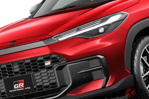 トヨタ新型「カローラクロス GRスポーツ」に反響あり！ 「“サメ顔”じゃないのがいい！」「デザイン好き」と好評に！ 「プリウス」と同じパワフル2Lハイブリッド搭載に期待大！