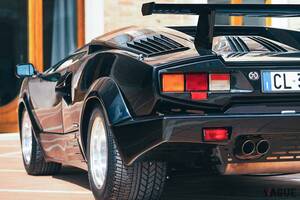 スーパーカー世代にはたまらない！ 36年前の「カウンタック」最終モデルがオークション登場 走行距離1万キロ台の“極上ランボ”の価値は？