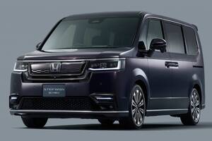 ホンダ「ステップワゴン」純正アクセで魅せる！重厚感あふれるブラックスタイル
