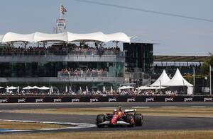 F1イギリスFP1速報｜フェラーリの地元ハミルトンが最速。レッドブル角田裕毅は走行せず