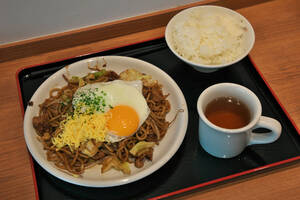 九州自動車道下り・玉名PA「モテナス」：もっちり麺とシャキシャキ野菜が絶妙な「玉名やきそば」がイチ推し【SPめし】