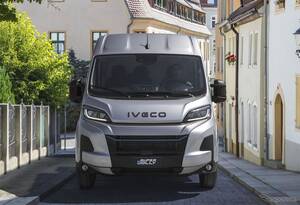 フィアット『デュカト』の兄弟車『スーパージョリー』が電動バンになって登場