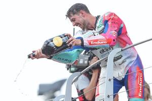【MotoGP】ムジェロでの表彰台は格別にイイ！　3位もぎとったジャンアントニオ、ツナギの下で「鳥肌が立ってた」