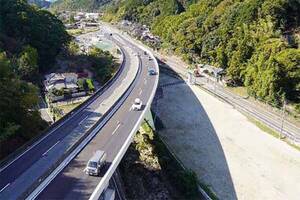 もう「渋滞ガチャ」じゃない？ 全国初「再有料化」と引き換えの「4車線化」で劇的効果!? 「八木山バイパス」交通量は“減った”