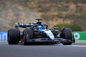 メルセデスF1、旧スペックのリヤサスペンション選択は正解？　アントネッリ「クルマに自信を持てた」