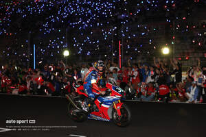 高橋巧とザルコの最強コンビでHonda HRCが4連覇達成。ヤマハとヨシムラの国内メーカーが表彰台を分け合う／鈴鹿8耐